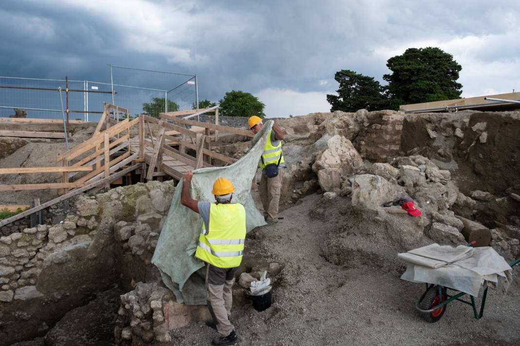 15 dakikada yeryüzünden silinen Pompei'de yeni keşif: Fırına sığınmışlar... 6
